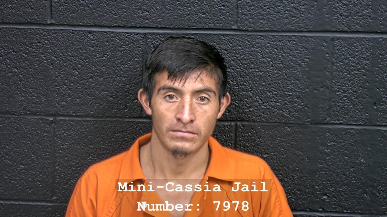 VAZQUEZ-RODRIGUEZ, XXXX XXXX charged with Warrant-Misdemeanor Probation Violation; Possession of Controlled Substance; Paraphernalia w Intent to Use; Immigration 203 Hold US Immigration-203 Form