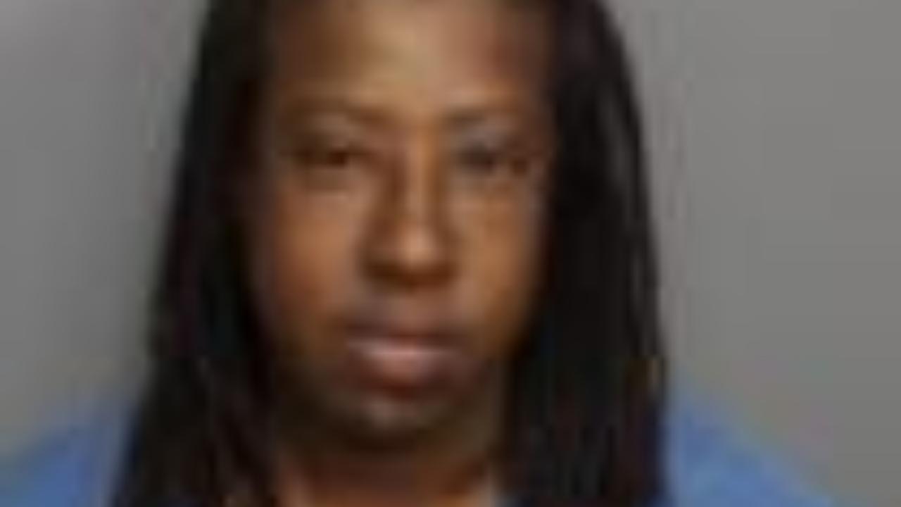 HOLIDAY, SHEMEKIA NACOLE charged with 956 - DUS / Driving under suspension, license suspended for DUI - 3rd or sub. offense