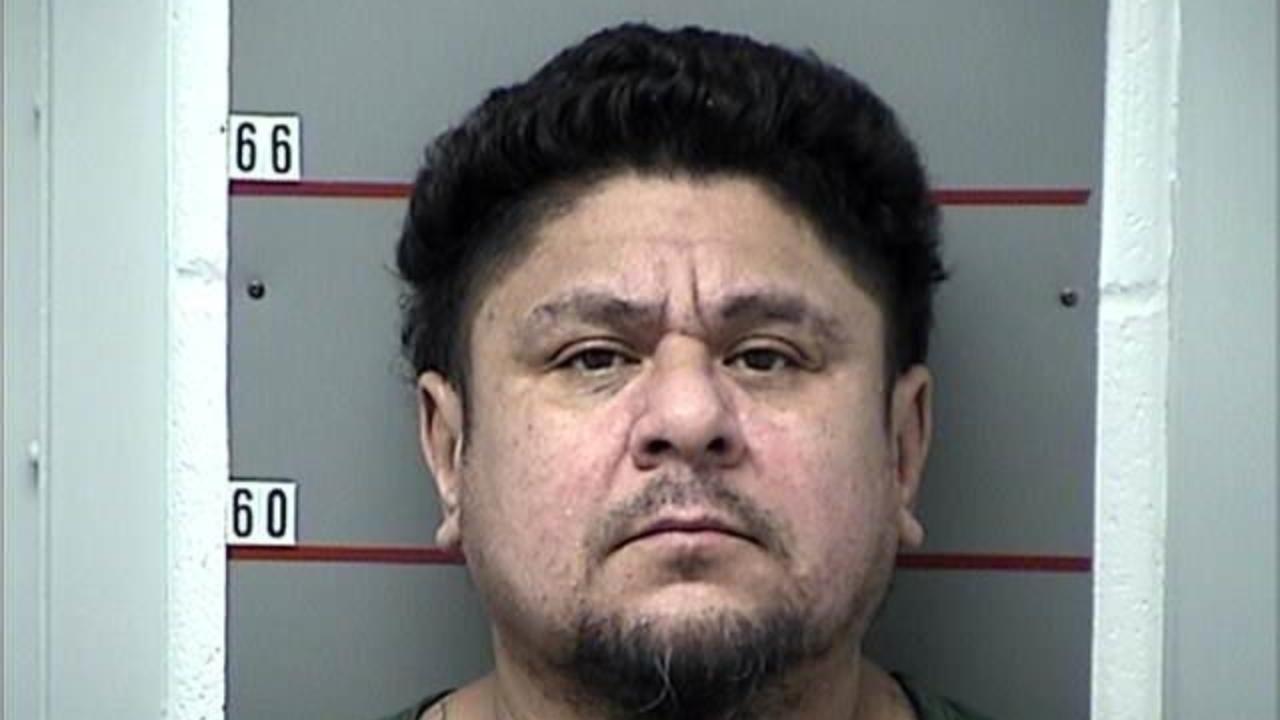 Castillo, Joel a Charged with Federal Prisoner Held-In Transit/Court/Serveout
