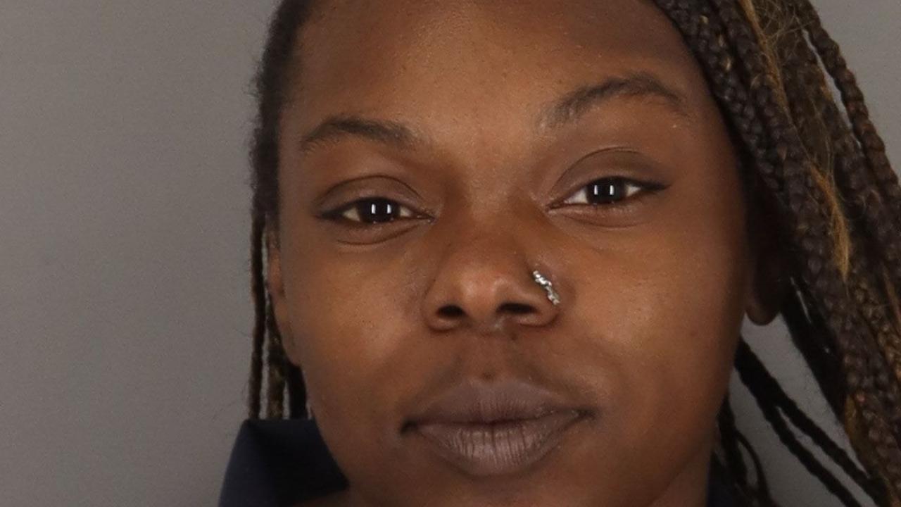 Hewitt, Isis Charged with Poss Marij < 2OZ