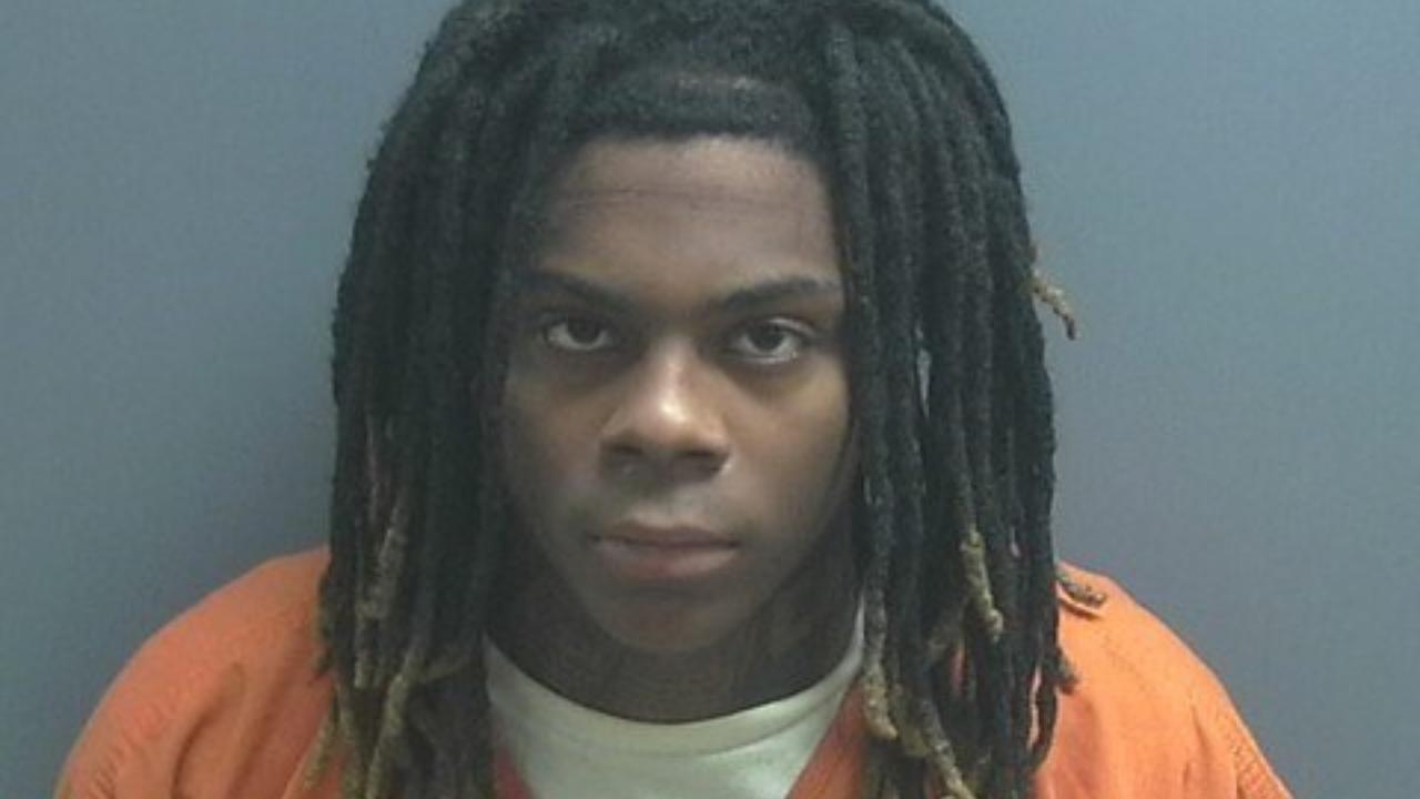 Lucas, Gregory Curtis Charged with Public Administration- Resisting Law Enforcement; Controlled Substance- Dealing Cocaine or Narcotic Drug; Robbery; Battery - Against Public Safety Official Engaged in Official Duty; Public Administration- Resisting Law Enforcement