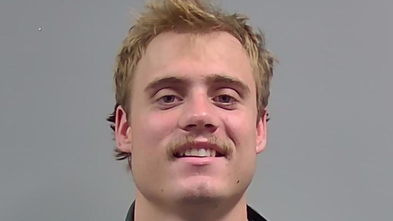 Walker, Kaiden David Charged with Dui-Unlaw Bld Alch; Moving Traffic Viol