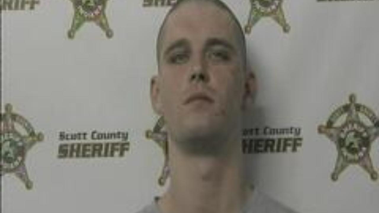 Haven, Elias Charged with IC 35-44.1-3-1(A)MA ~ Resisting Law Enforcement; IC 7.1-5-1-3 ~ Public Intoxication