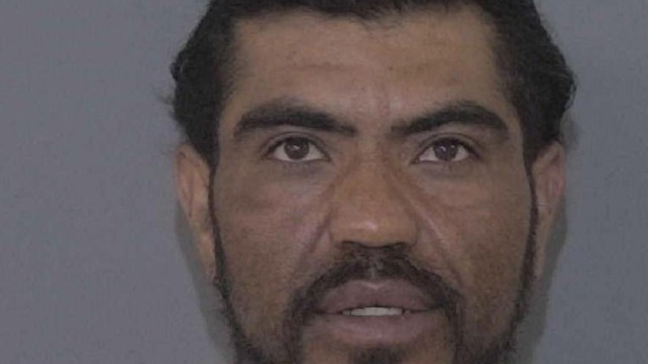 Alonso Gomez, Heriberto Booked