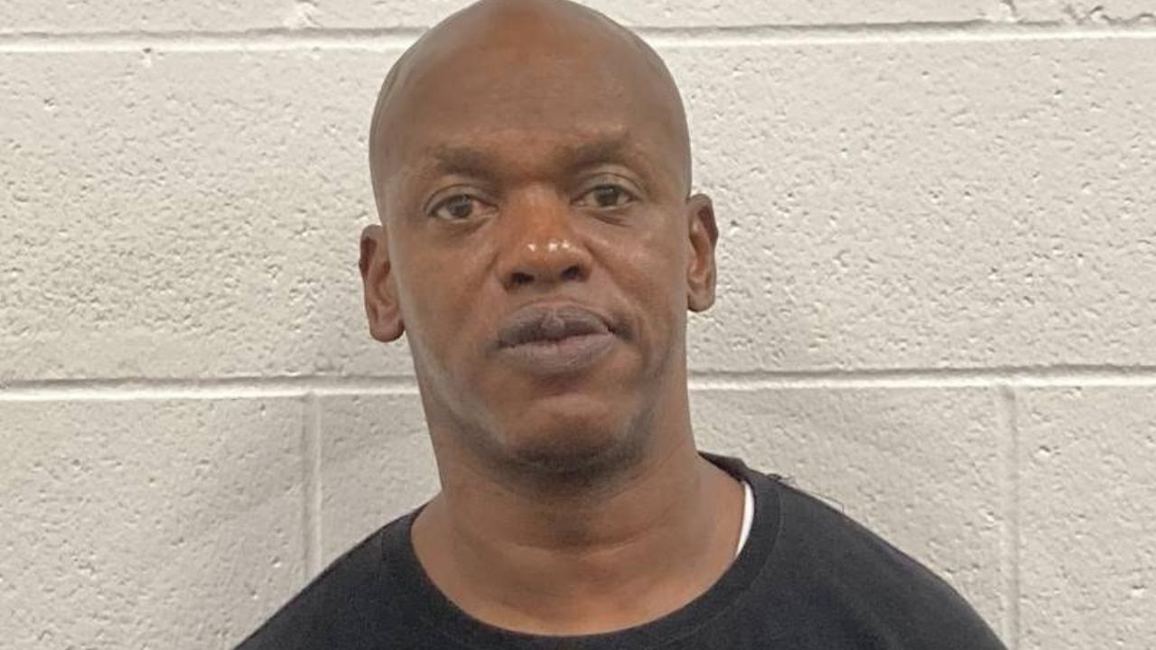 Eric Terrell Edwards Charged with Public Intoxication-Controll Sub(Excludes Alcohol); Fugitive (Warrant Not Required)