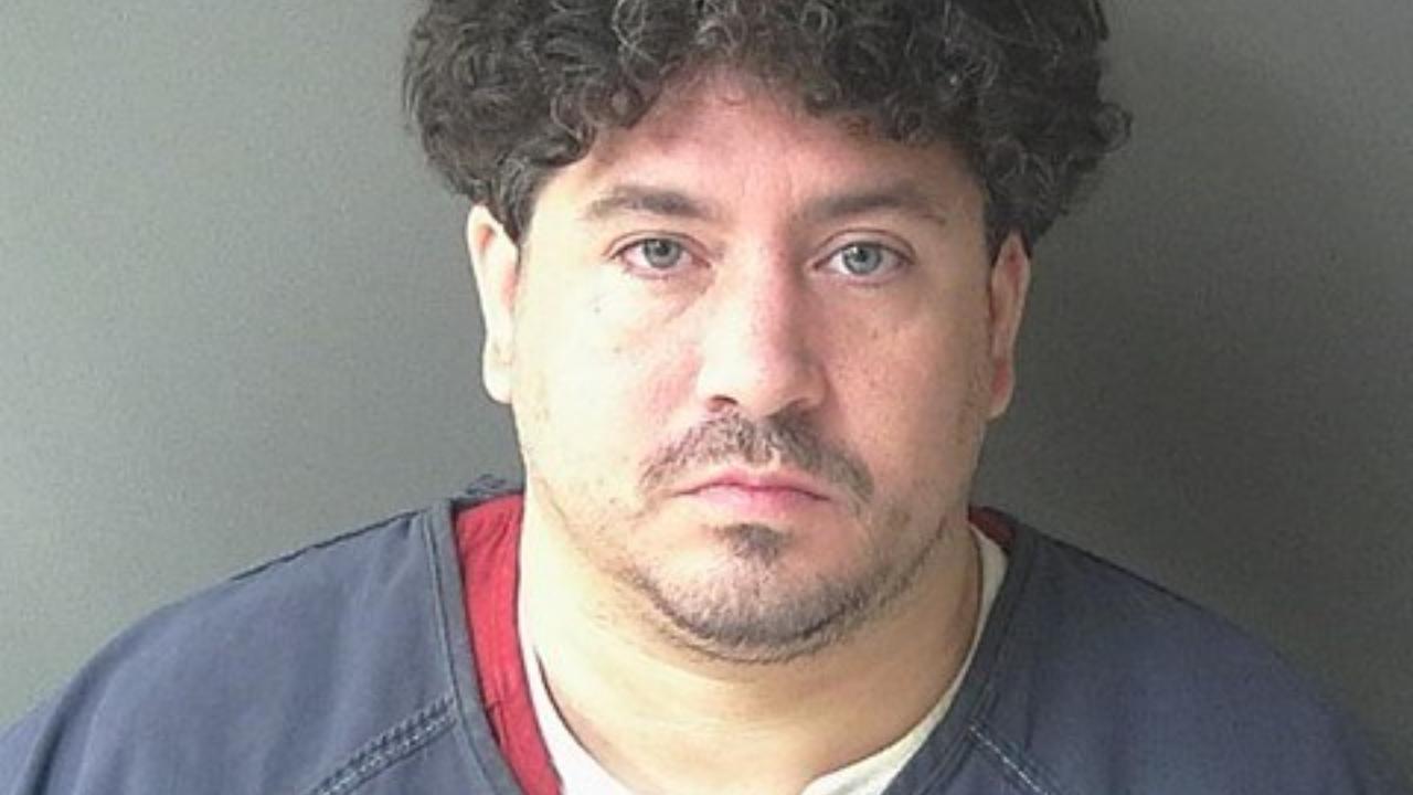 Sean Eric Barker charged with Warrant Service