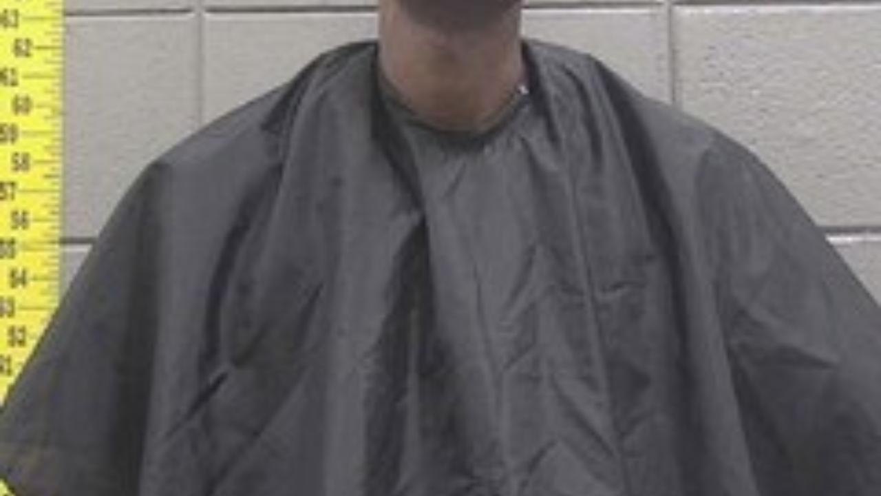 Dixon, Jareigus Charged with Foreign Warrant; Fugitive; Holding