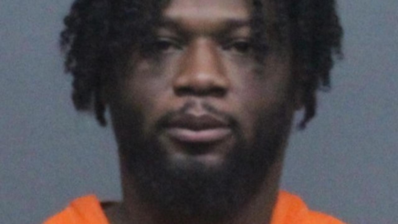 Marquaves Quashawn Smith Charged with Deadly Conduct Discharge Firearm; Agg Assault Date/Family/House W/Weapon Sbi; Abandon/Endanger Child Indv W/Intent Return; Abandon/Endanger Child Indv W/Intent Return; Hold Other Agency; Unlawful Restraint