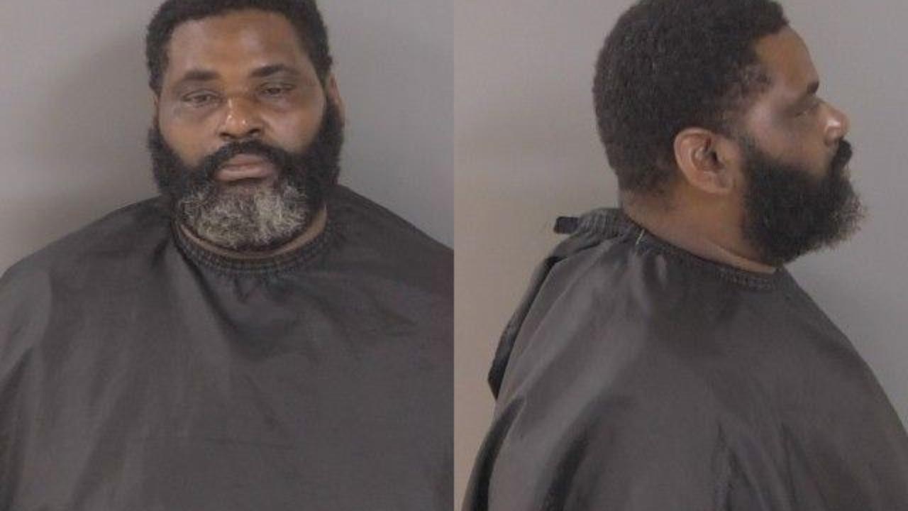 Jones, Lamar Charged with Poss Controlled Substance; Resist Officer W/O Violence