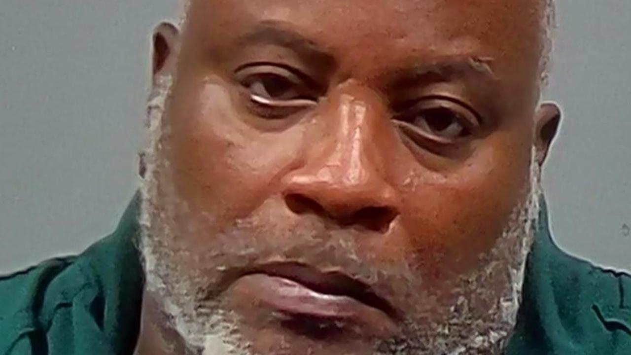 Perdue, Antonio Dewayne Charged with Battery; Resist Officer; Trespassing