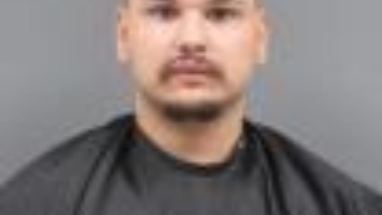 Singleton, Isaiah Pariz Charged with Indecent Exposure; Indecent Exposure; Indecent Exposure; Shoplifting <$2000