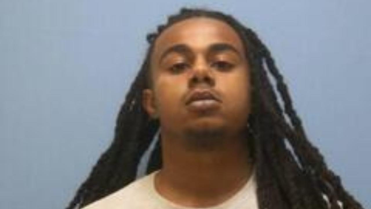 Wells, Demariun Kyrun Charged with Possess W Purpose Del Controlled Substance Sched VI => 4 OZ < 25 Lbs; Tampering with Physical Evidence - Impair Pros or Def of Felony; Unauthorized Use Another Person Property