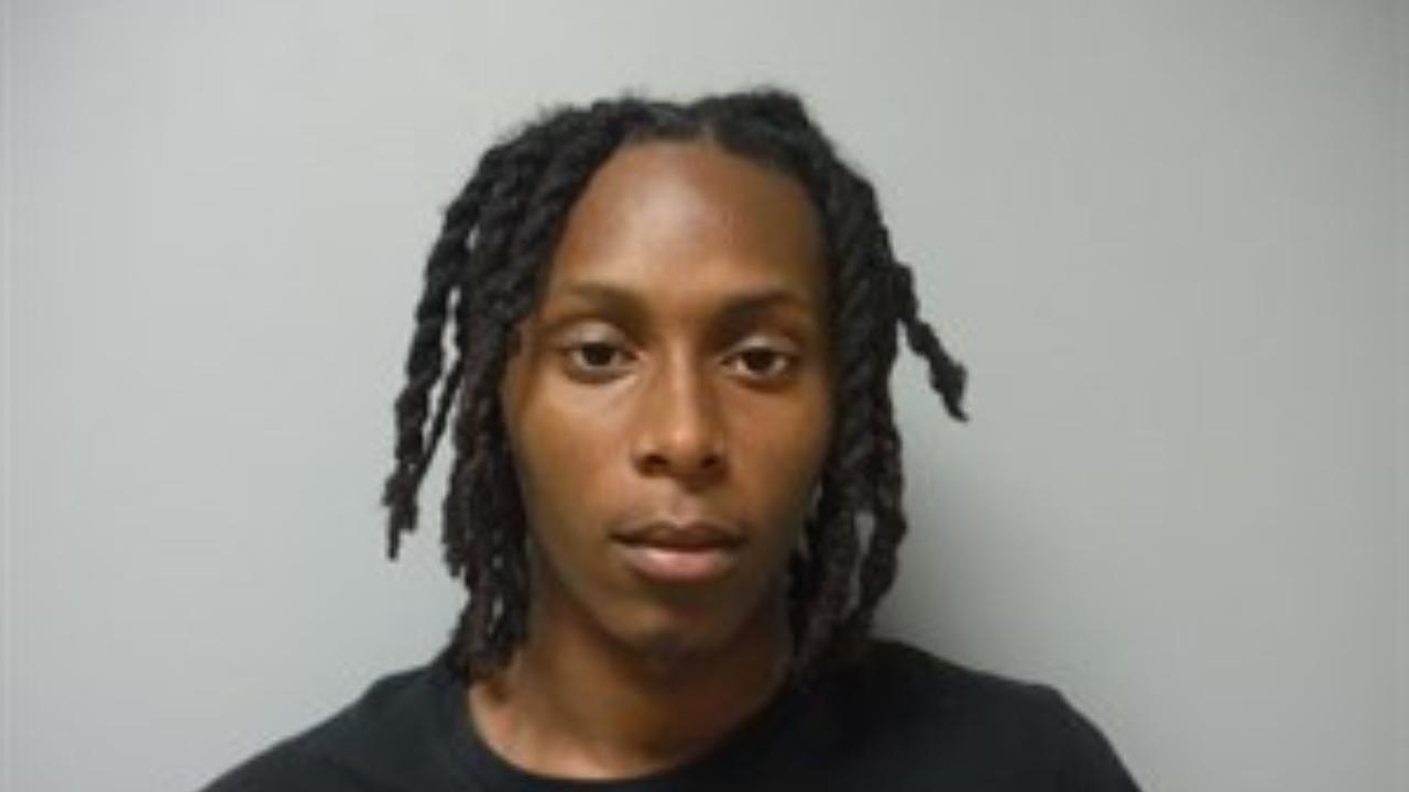Mullins, Laryarbrough Lemont booked