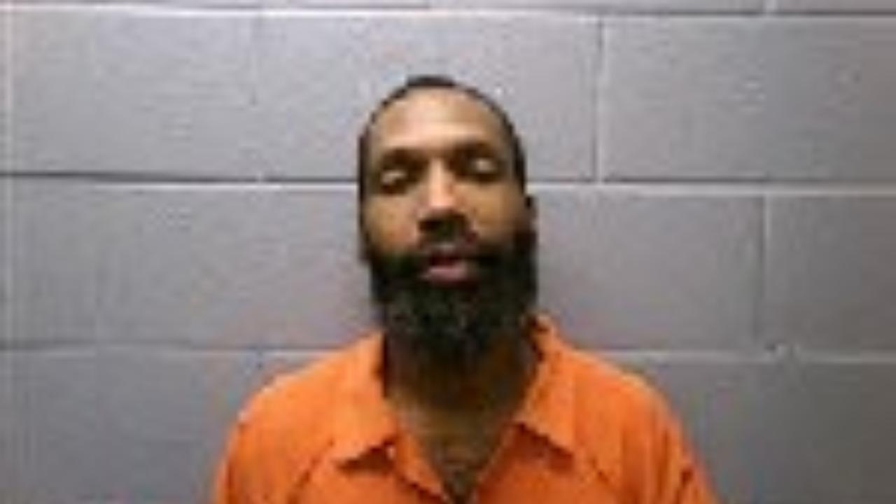 Kevin Lamont Davis Charged with Writ