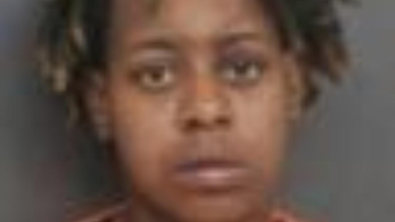 Simelton, Alexis Lashae Charged with Resisting or Obstructing Peace Officer, Firefighter, or Correctional Institution Employee (Pending); Criminal Damage to Property (Pending); Domestic Battery (Pending)