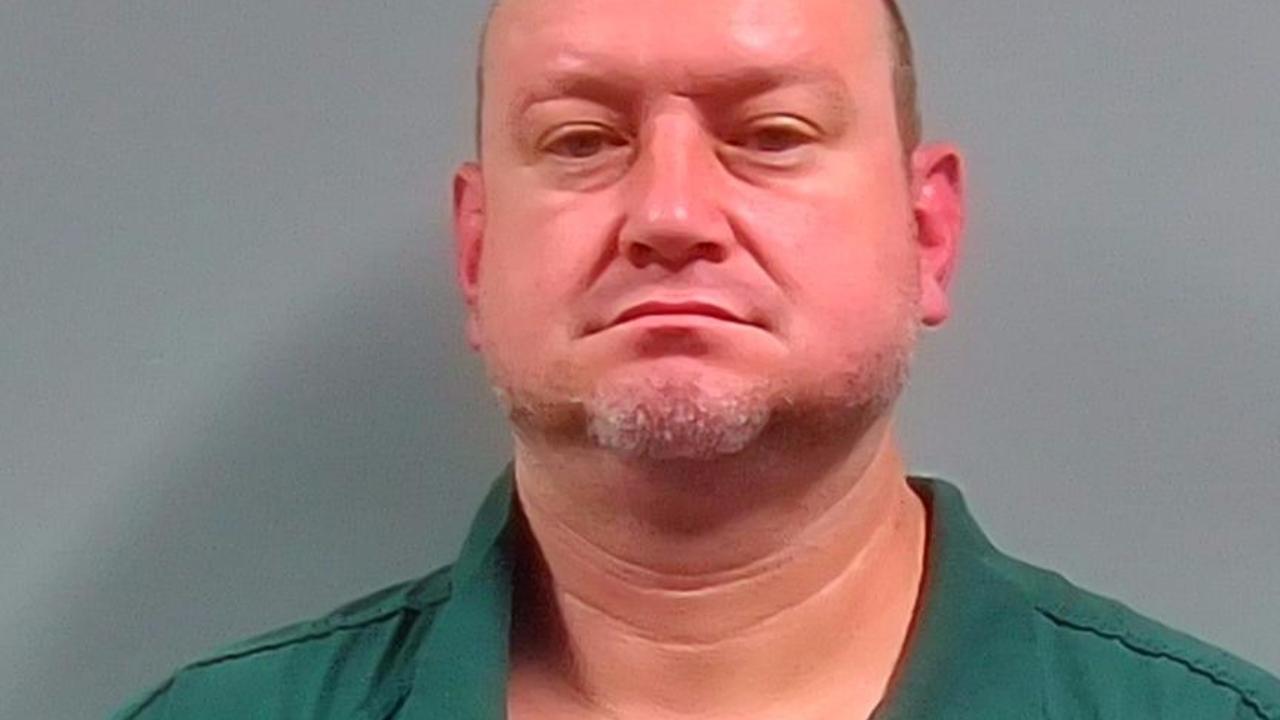 Mosley, Jason Richard Charged with Moving Traffic Viol