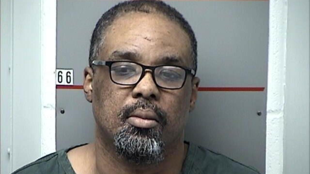 Curtis, Reginald Charged with Federal Prisoner Held-In Transit/Court/Serveout
