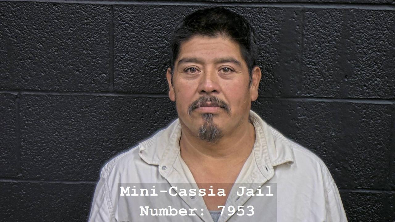 GARCIA MENDEZ, XXXX XXXX charged with Hold Border Pat Hold For Border Patrol