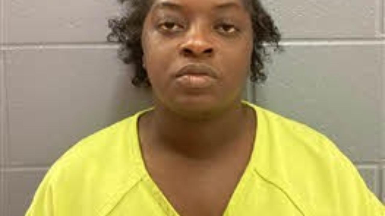 Rhonnecia Rushay Gilliard Charged with Weekender