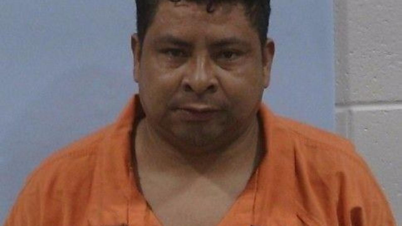 HERNANDEZ HERNANDEZ, EXEOMO ISMAEL charged with Operate Motor Vehicle WO Valid License