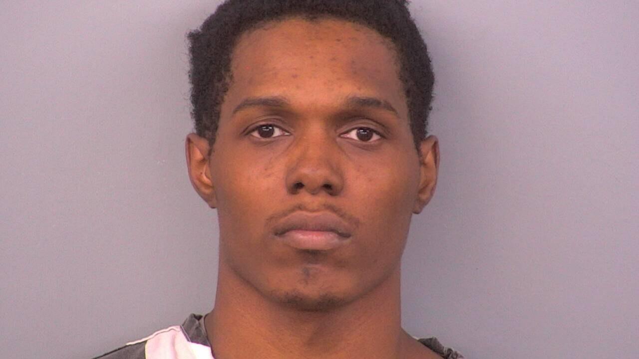 Kerry Marcele Starnes Charged with 251789 - Violation of No Contact Order; 251790 - Resist Stop,Frisk,Halt Arrest,Srch(No Weap)