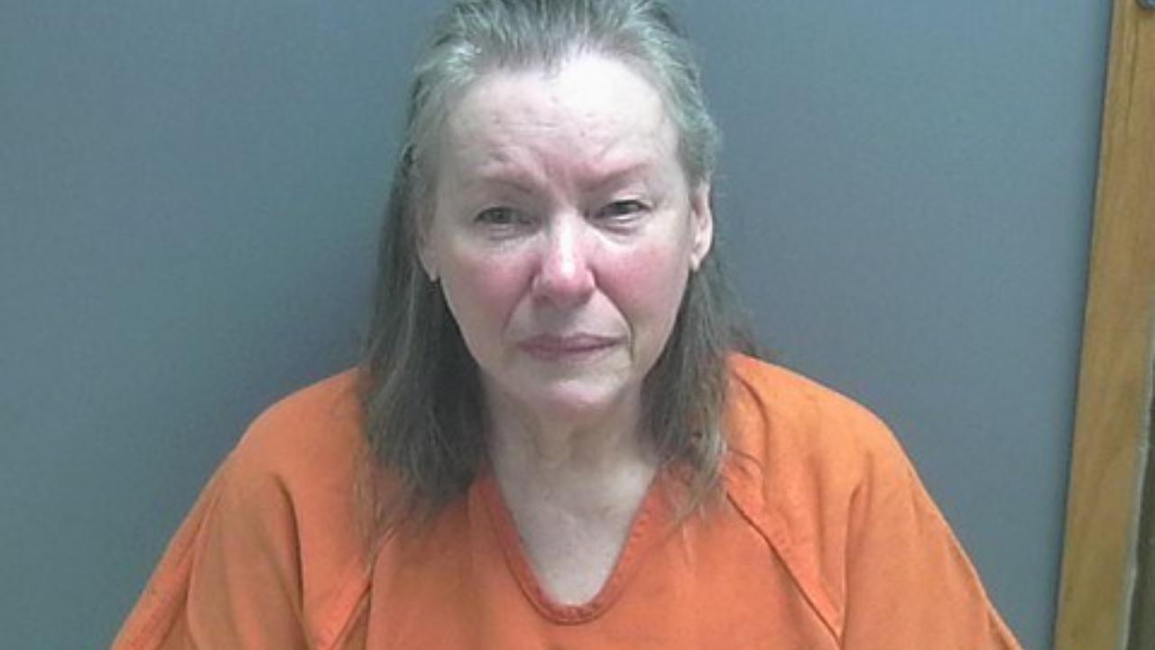 Mullins, Ida Gail Charged with Domestic Battery-Simple Assault