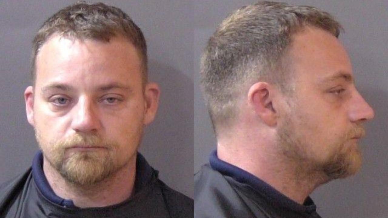 Hittle, Dean Allen charged with Def. knowingly uses limited criminal history for purpose not specified under 10-13-3-27(a)(b) AND has a PRIOR conviction