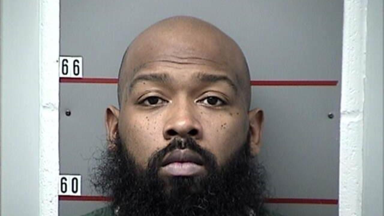 Lattimore, Adrian Kmari Charged with Federal Prisoner Held-In Transit/Court/Serveout