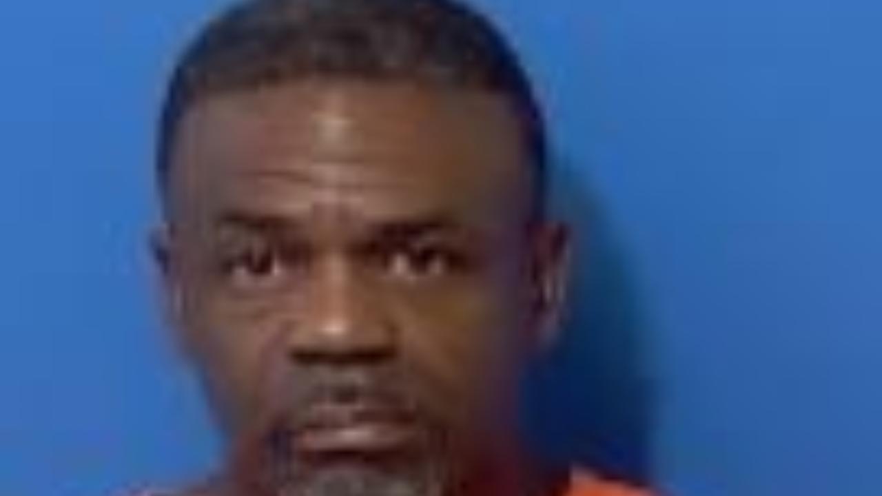 Duhe, Cleven Joseph Charged with 40:967 C(1) - Possession of Methamphetamine Less Than 28 Grams (Felony); Taking Contraband To/From Penal Institutions Prohibited (Felony); Disturbing the Peace - Offensive, Derisive, Annoying Words to Another (Misd)