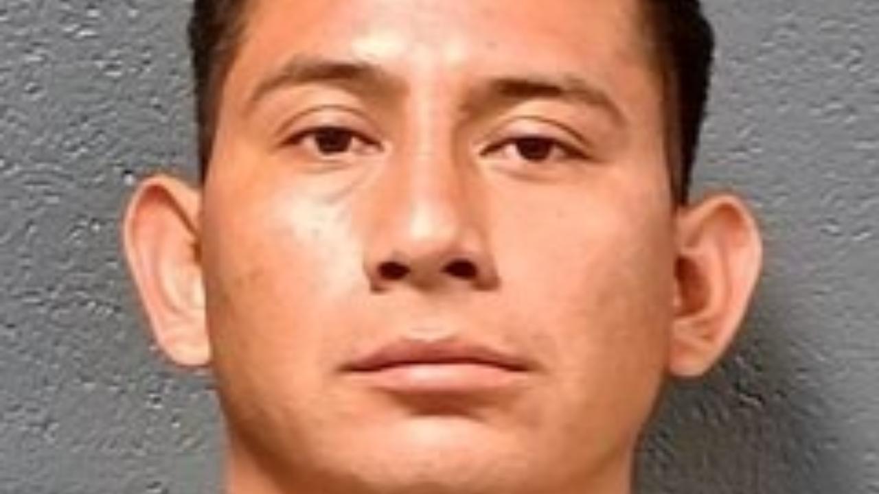 Morales-Valencia, Jose Armando Charged with 577.010-032Y202054 - Driving While Intoxicated; 302.020-003Y201754 - Operate Vehicle on Highway Without a Valid License - 1ST Offense