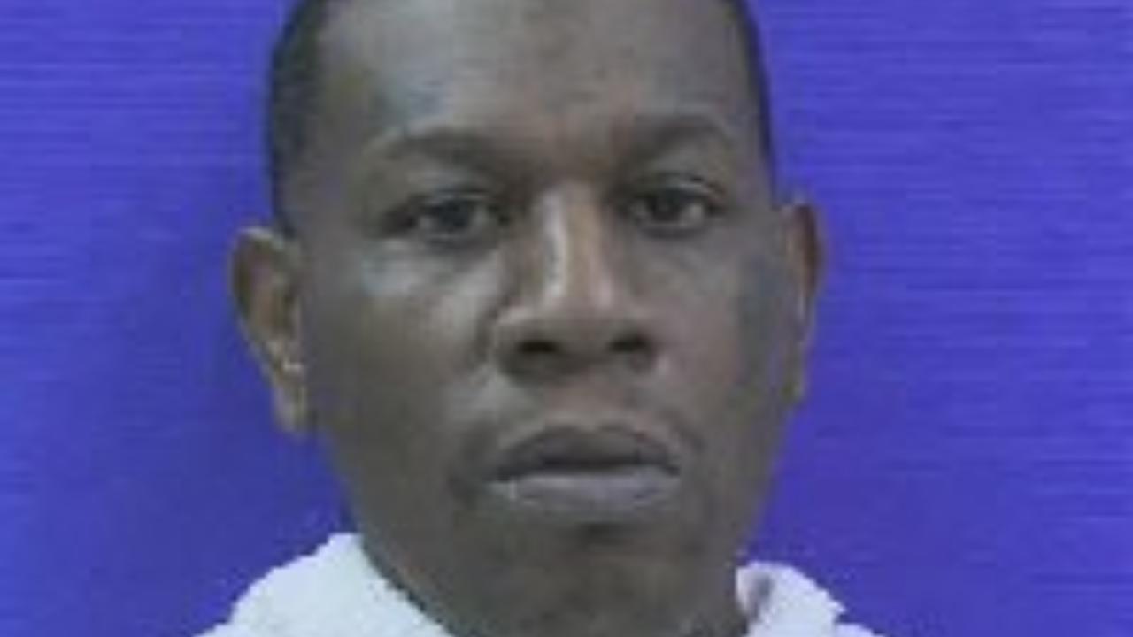 Bobby Ray Edwards Charged with Poss CS PG 1/1-B <1G; Poss CS PG 1/1-B <1G; No Dl