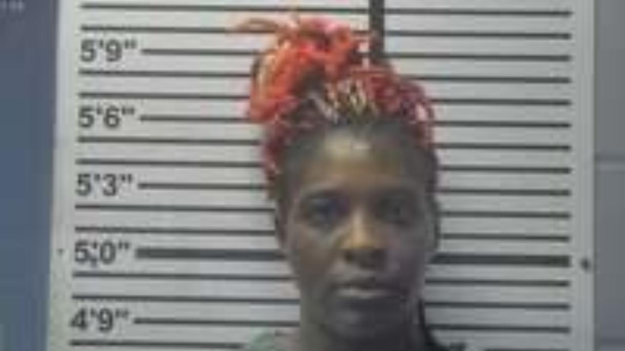 Carlisa Beard Charged with Contributing/Delinquency/Minor; Contributing/Delinquency/Minor; No Drivers License; Leaving the Scene of an Accident; Domestic Assault