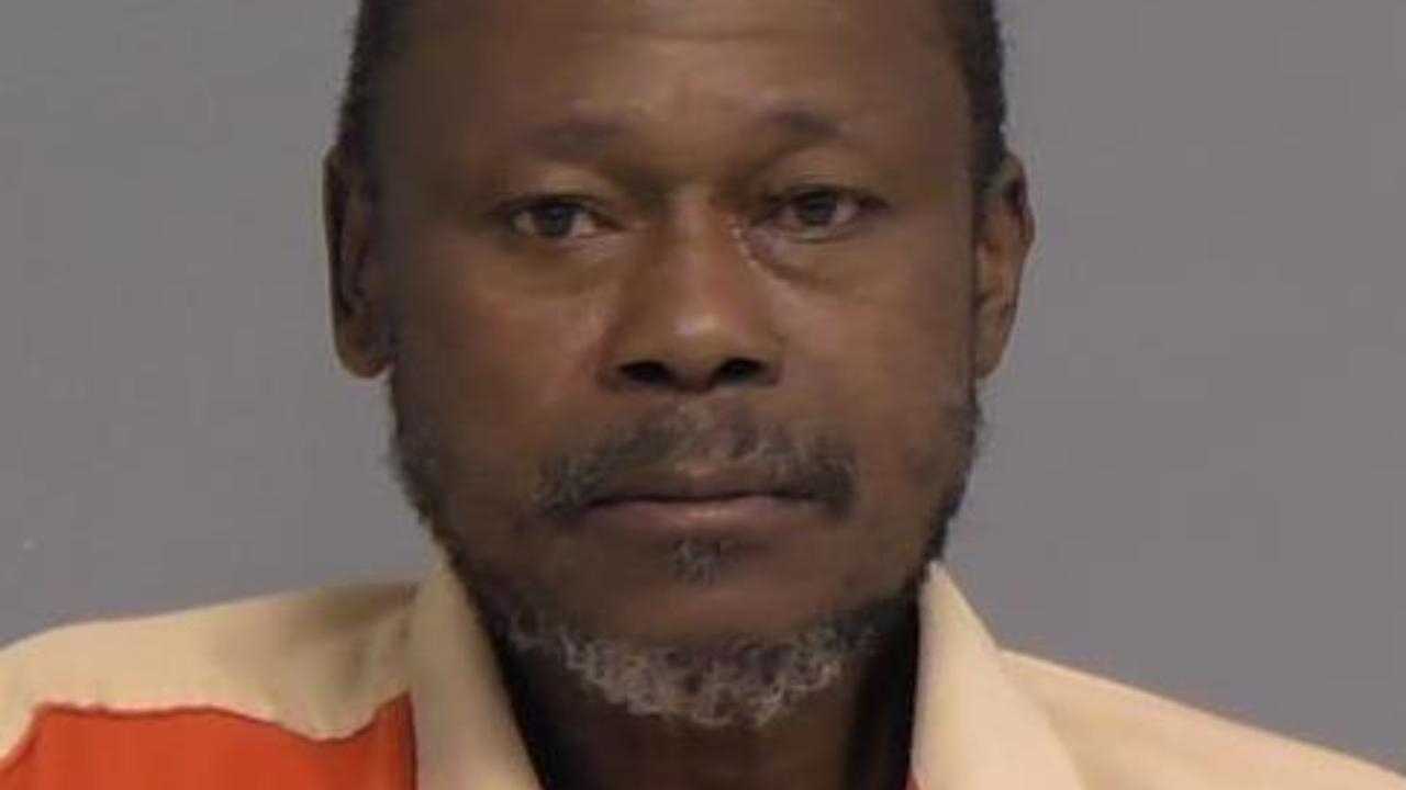Roberts, Stacy Donell Charged with Disorderly Intoxication; Battery Touch Strike