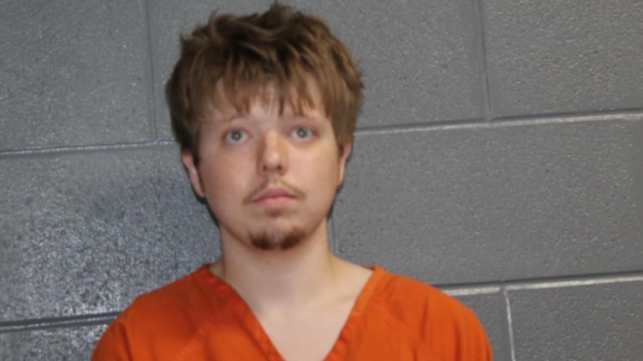 Landon Patrick Robinson Charged with Distribution of Imitation Controlled Substance; Possession of Paraphernalia; Possession of Controlled Substance