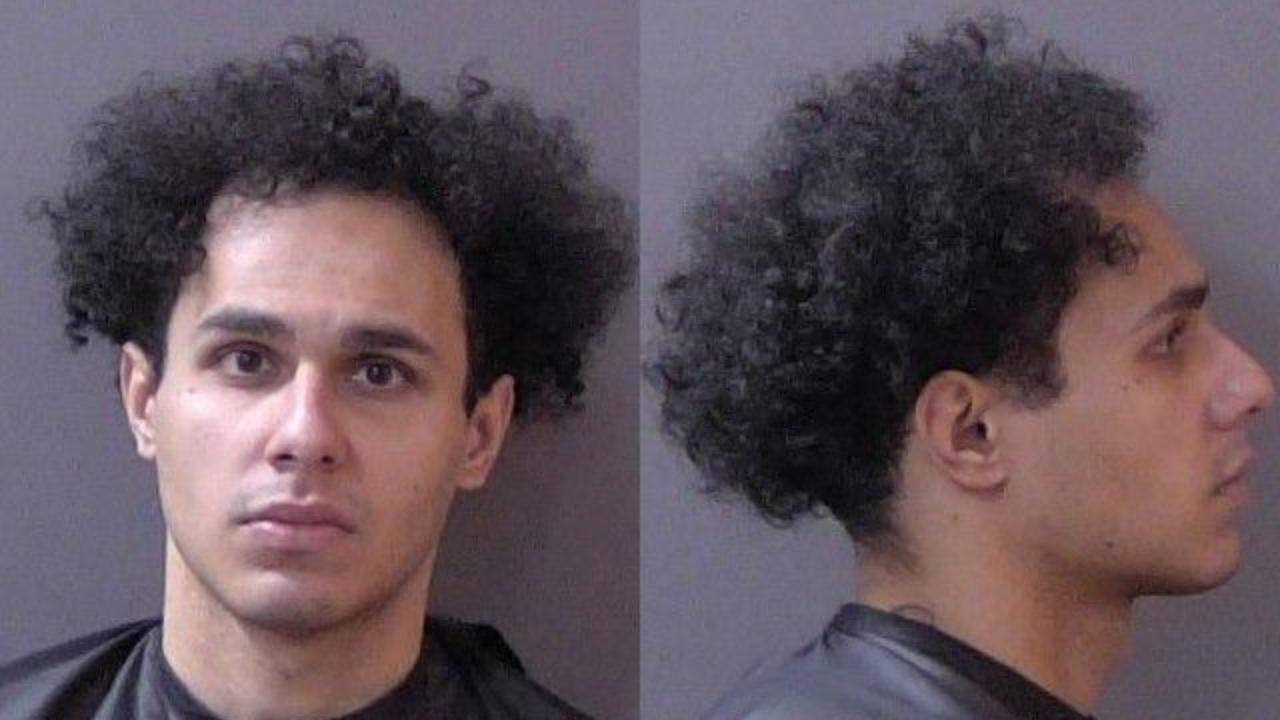 Tonti, Anthony John charged with Resisting Law Enforcement: knowing/intentional flees LEO after visible/audible ID'd self & ordered stop AND uses veh