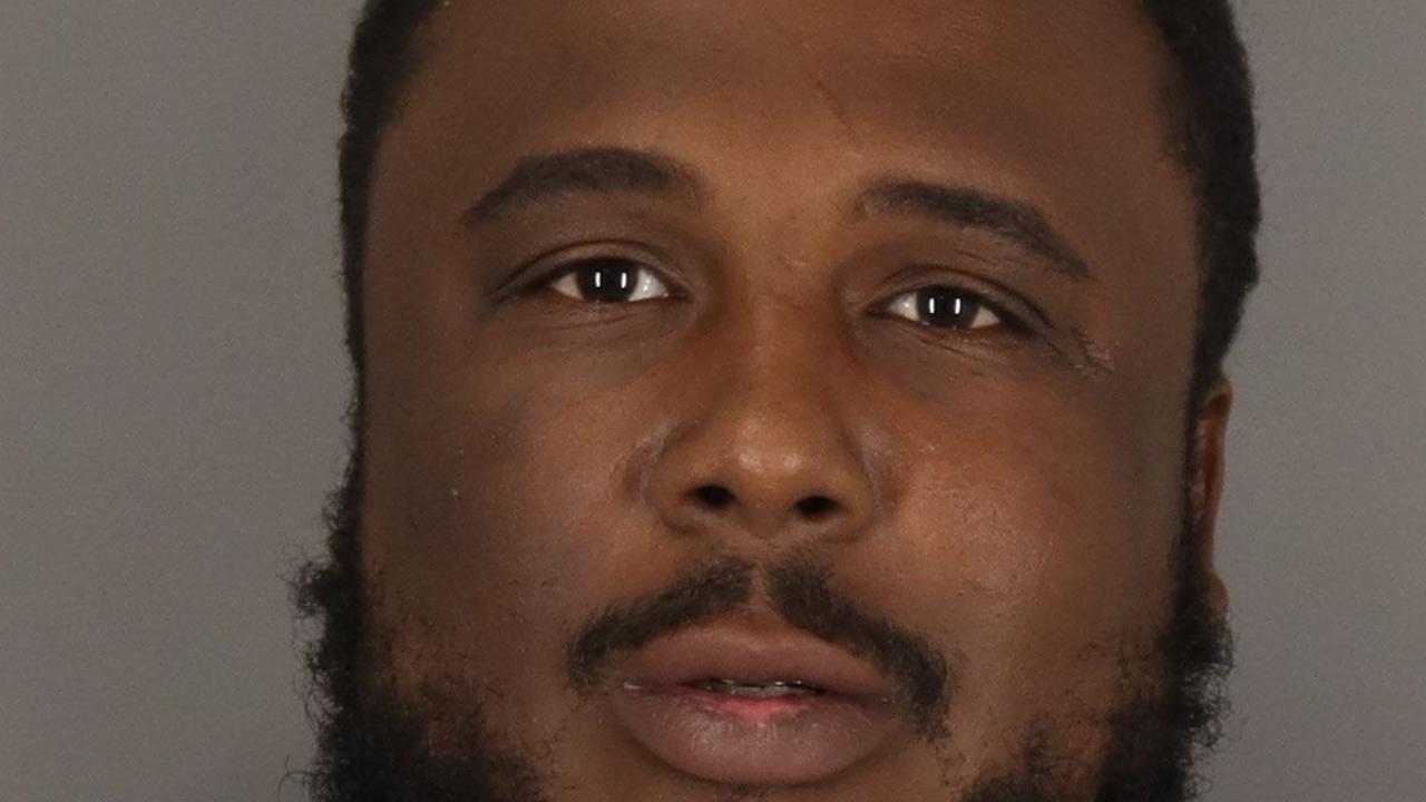 Ellis, Malik Charged with Del Marij <= 5LBS > 1/4 Oz