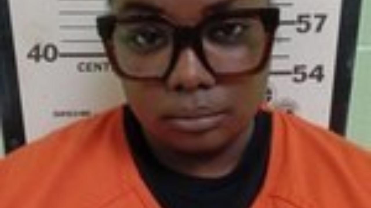 Sims, Aarolyn Tierra Charged with Foreign Warrant: Fugitive/Holding/Felony; Motor Vehicle Violation - No License/Misdemeanor