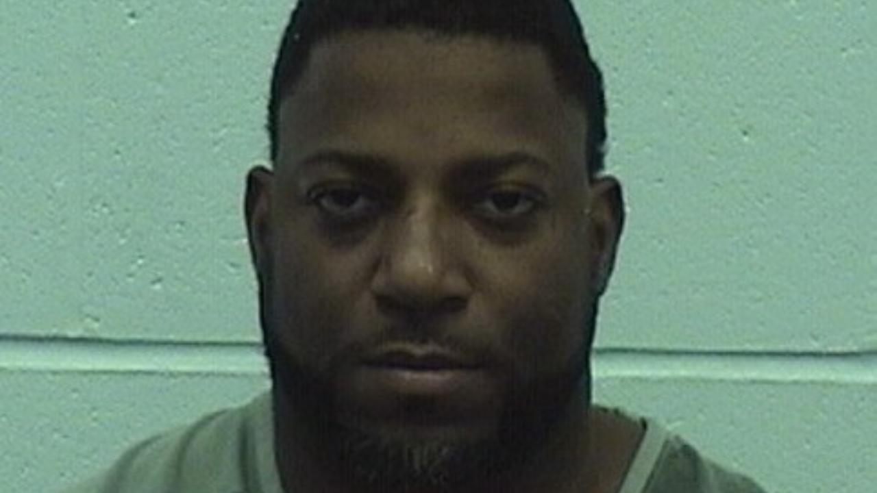 Moore, Rasheik a Booked