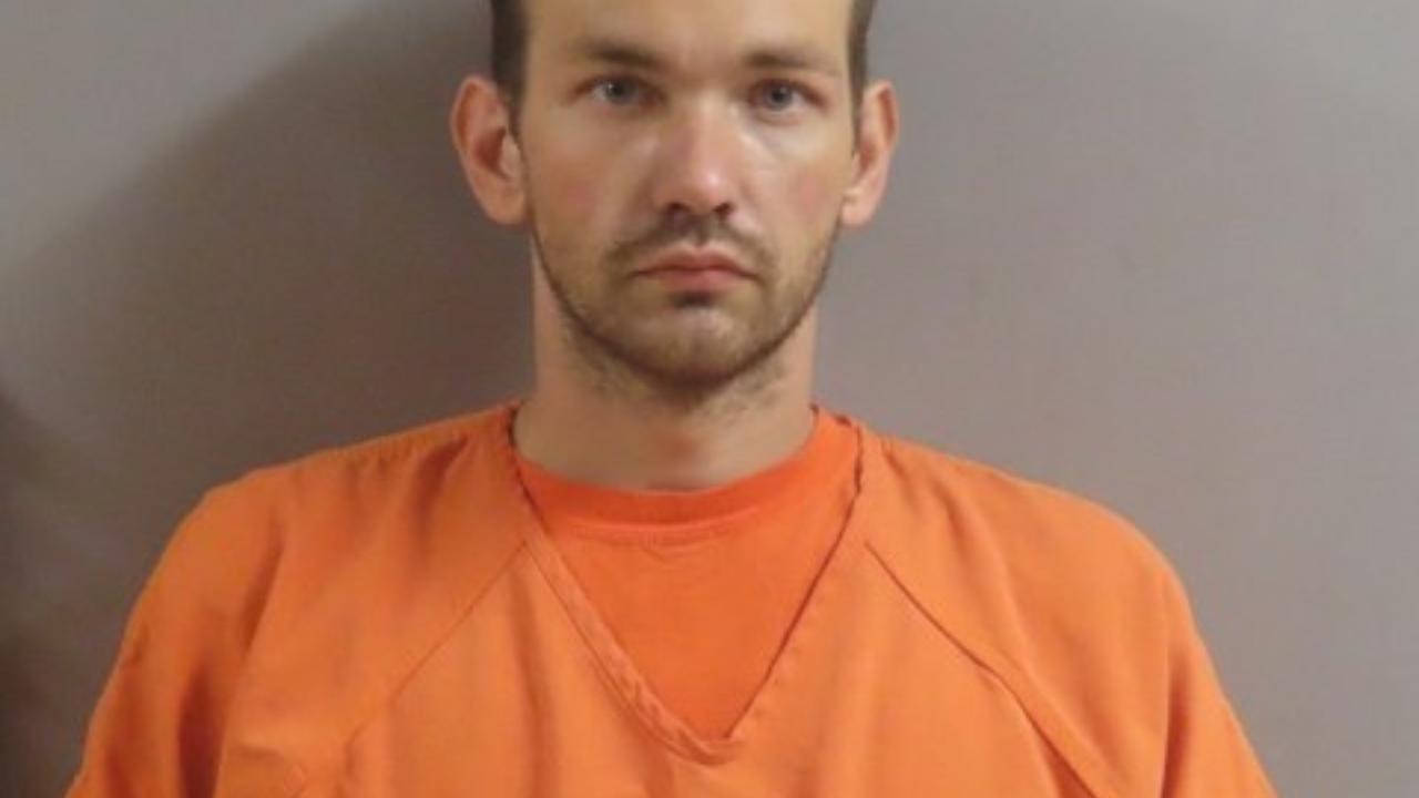 Christopher M Speer Charged with 32098990 - Poss Controled Substance; 96023994 - Fug - Expire State Veh License