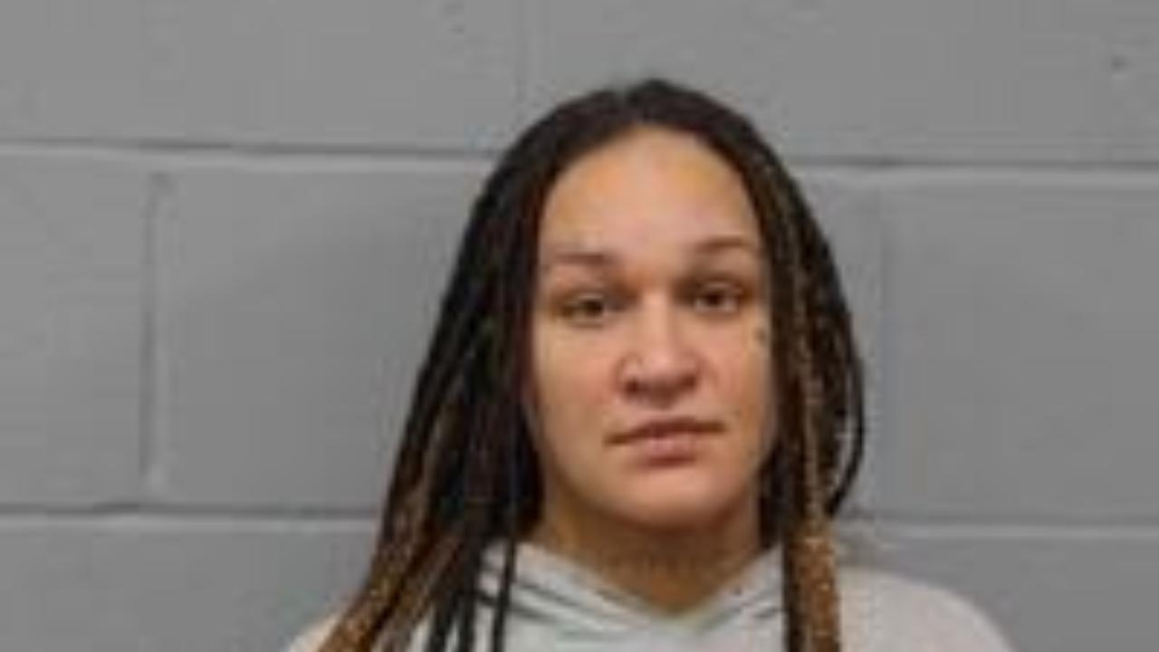Griddine, Stephanie Marie Charged with 99999 - Lee'S Summit Hold